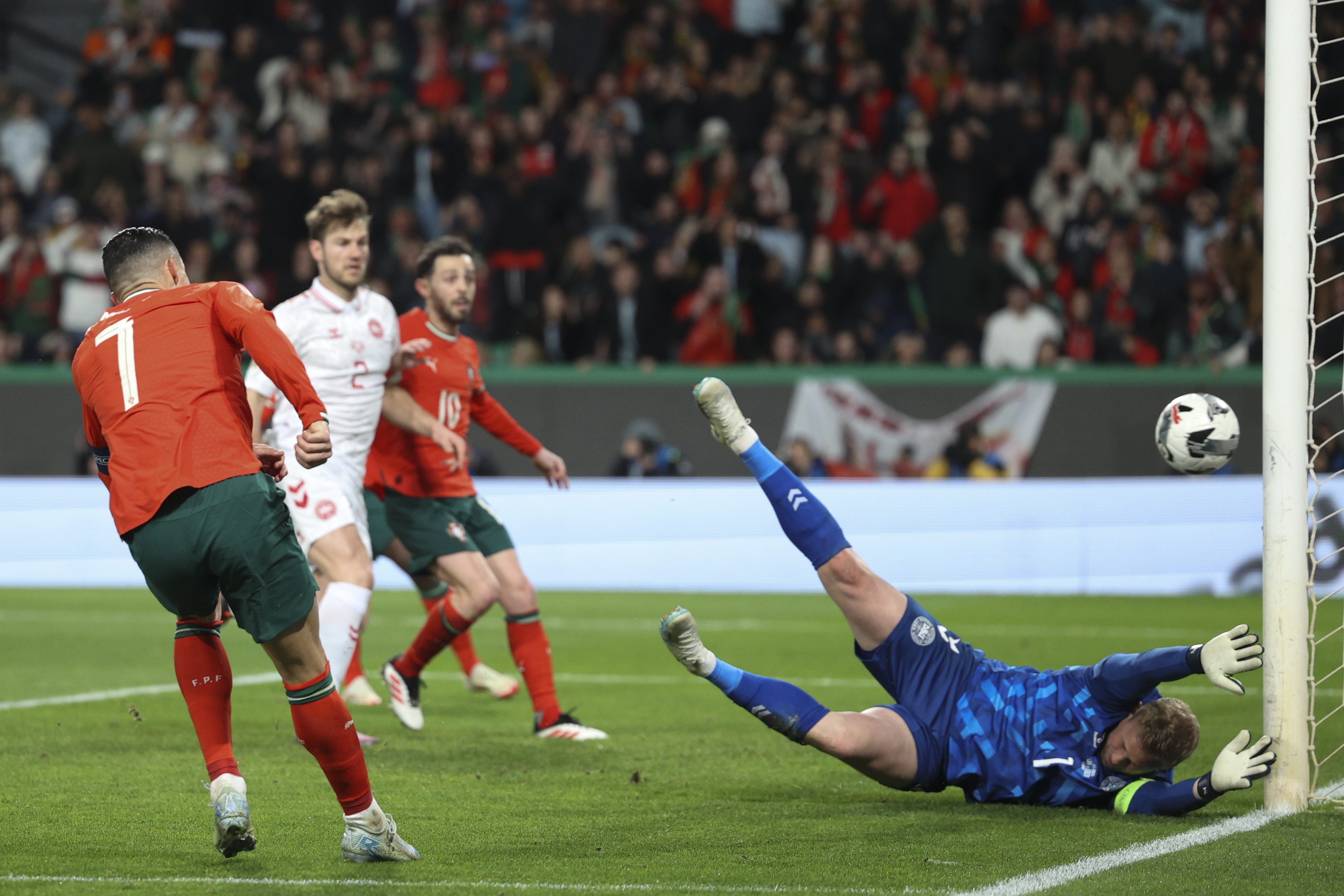 瑞典队成功出线，晋级欧洲杯决赛圈的简单介绍