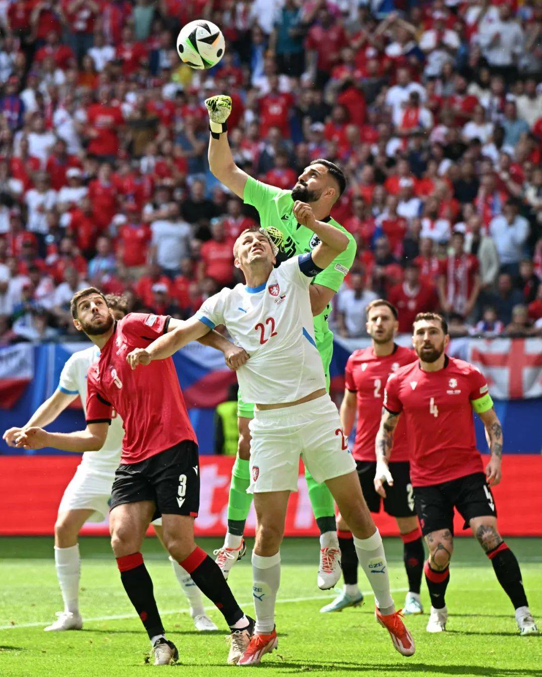 捷克队斩获胜利，欧洲杯预选赛晋级前途一片光明