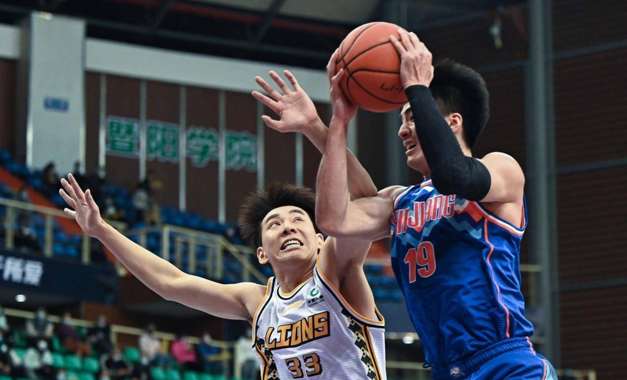 包含冠军之战：名队争霸赛事报道的词条