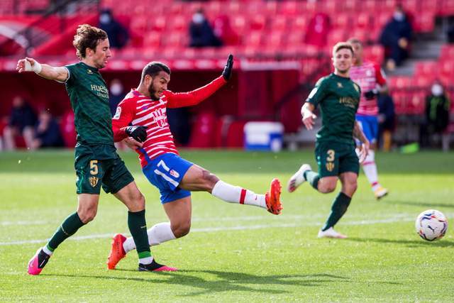 华体会链接-格拉纳达客场挫败赫塔菲，拿下三分