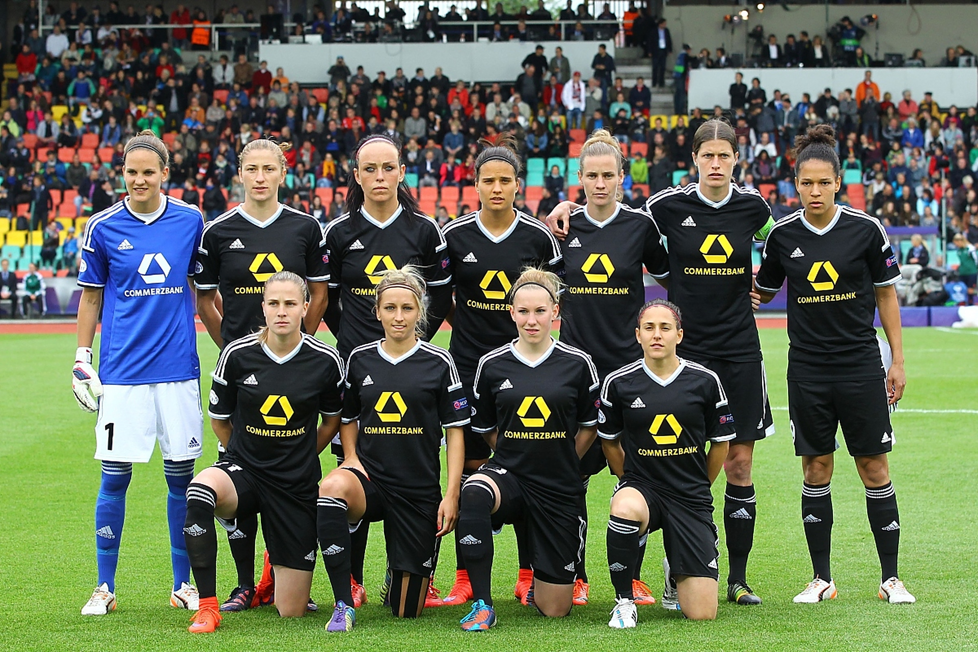 欧洲杯预选赛背后故事揭示，球迷感慨良多