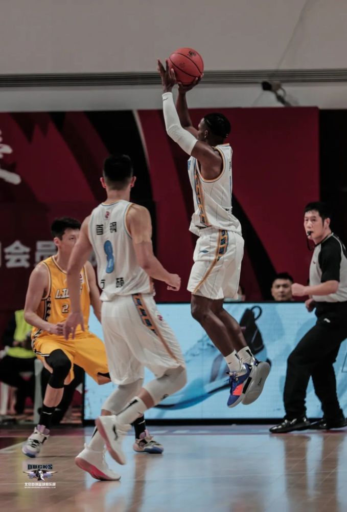 华体会亚洲官网-杭州队在关键时刻失利，晋级前路艰难