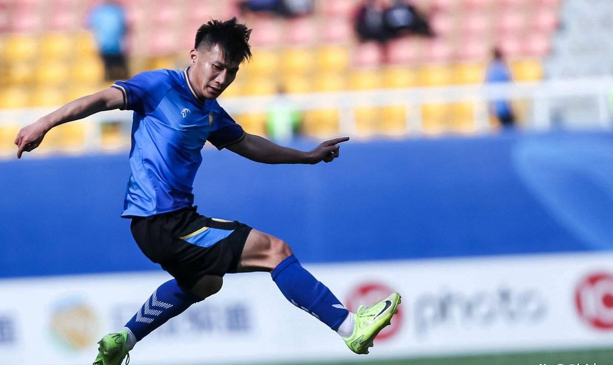 胜负未决：青岛黄海与大连一方激战的简单介绍