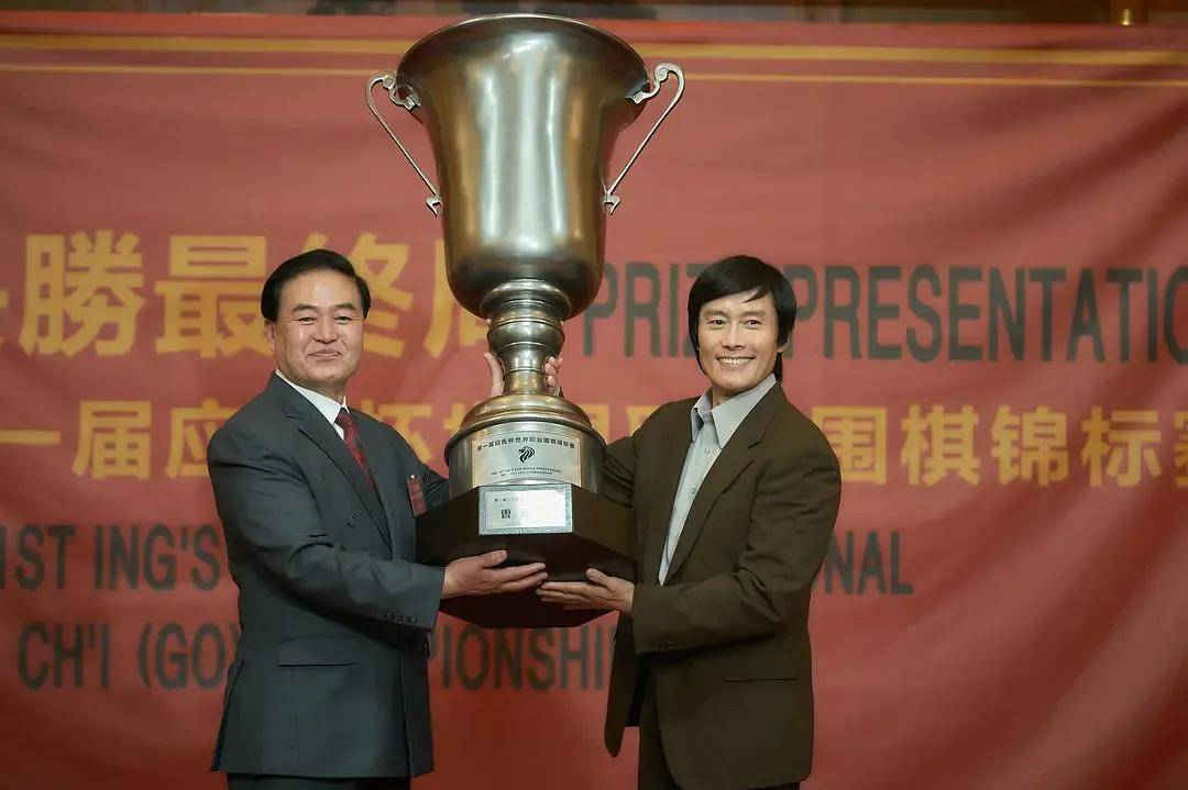 胜负未决：青岛黄海与大连一方激战的简单介绍