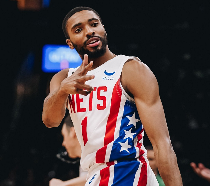 开拓者逆转篮网，卡梅罗-安东尼关键时刻抢镜的简单介绍