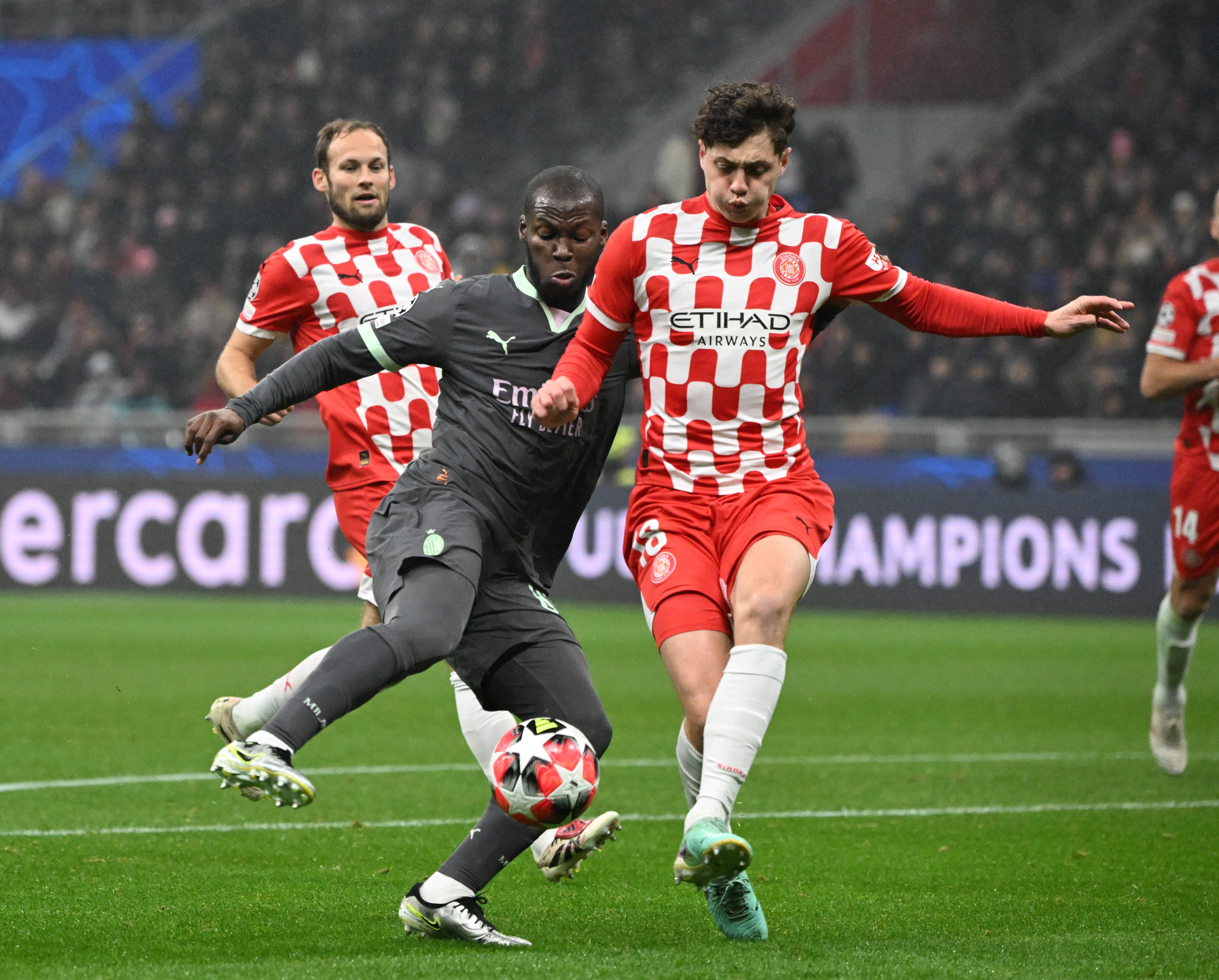 包含瓦伦西亚主场告捷，冲击欧冠资格获得利好的词条