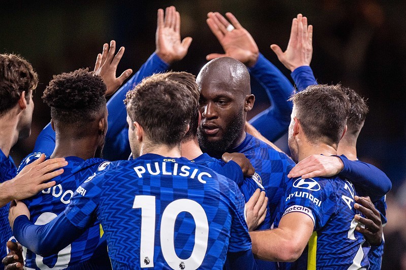 包含豪门凯旋：强队对决争夺胜利的词条